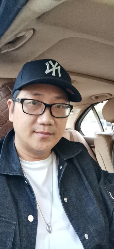 拥抱幸福的第一张照片--闽侯征婚网